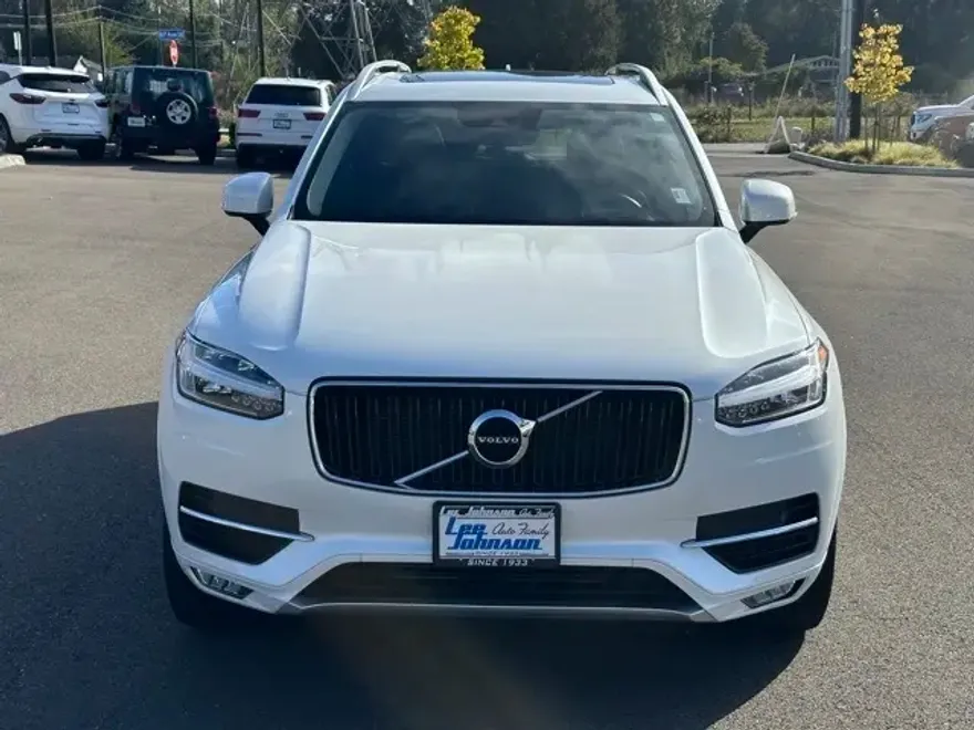2018 Volvo XC90 T6 AWD Momentum photo 1