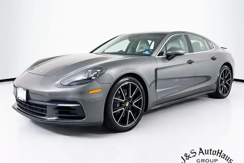 2018 Porsche Panamera 4S photo 1