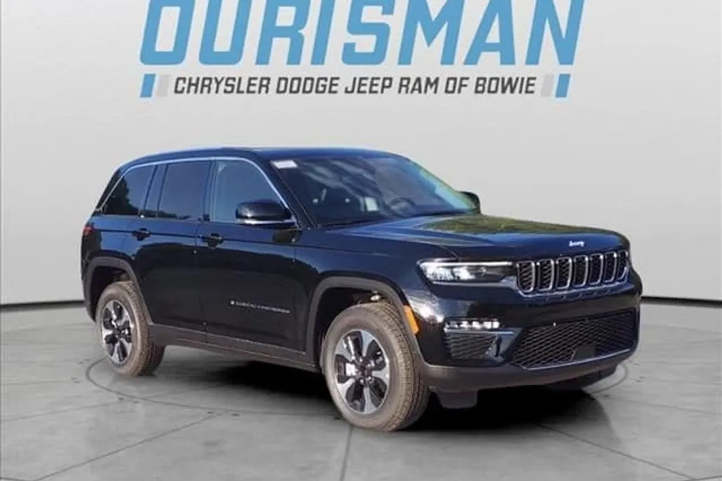 2024 Jeep Cherokee Base 4xe photo 1