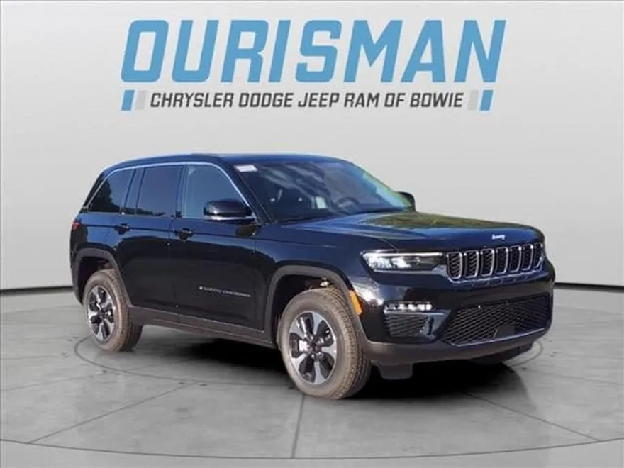 2024 Jeep Cherokee Base 4xe photo 1