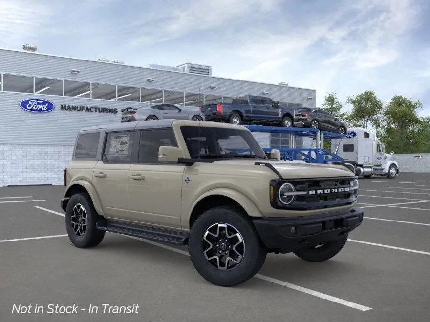 2025 Ford Bronco Outer Banks photo 1