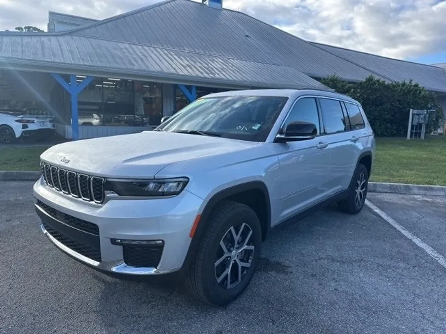 2025 Jeep Grand Cherokee Limited photo 1