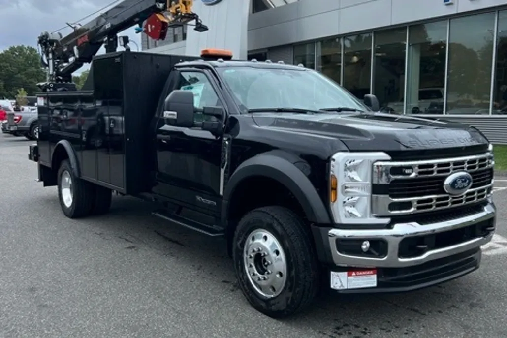 2024 Ford F-600 photo 1