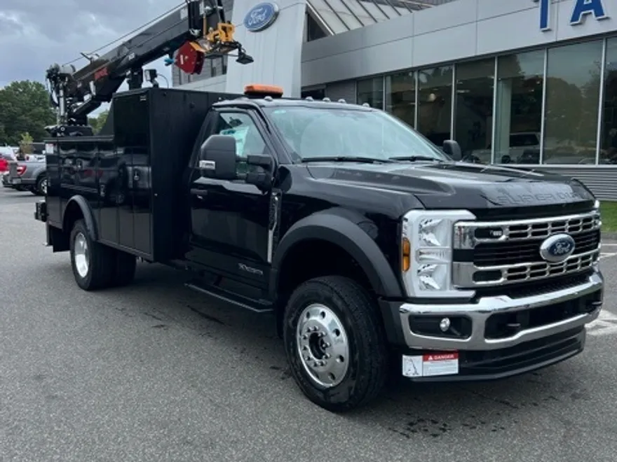 2024 Ford F-600 photo 1