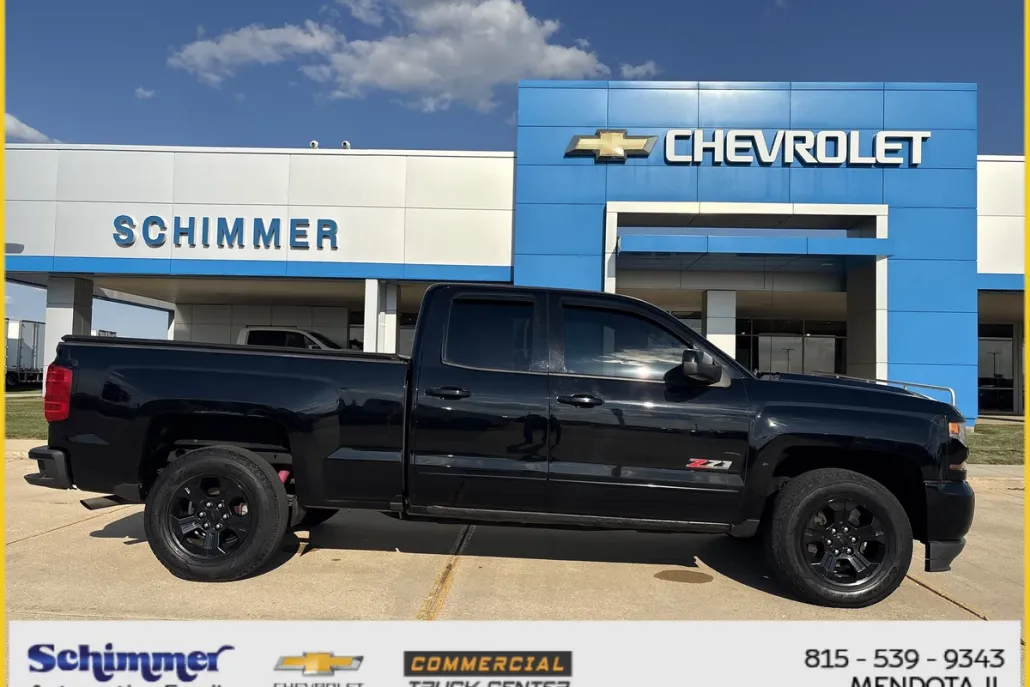 2017 Chevrolet Silverado 1500 LT photo 1