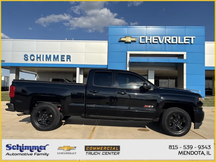 2017 Chevrolet Silverado 1500 LT photo 1