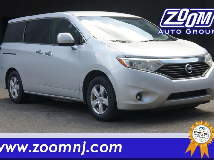 2011 Nissan Quest SV photo 1