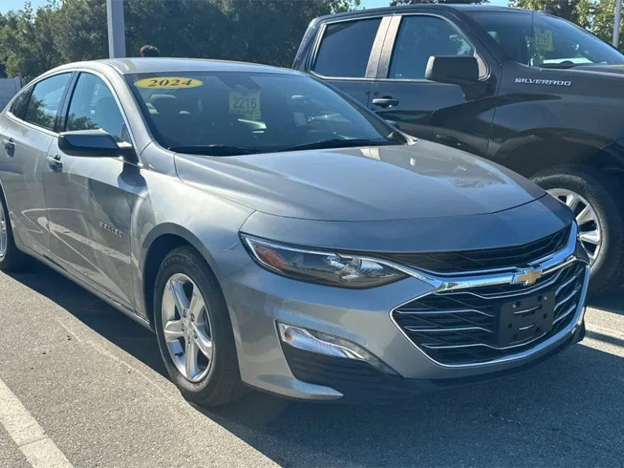 2024 Chevrolet Malibu 1LT photo 1