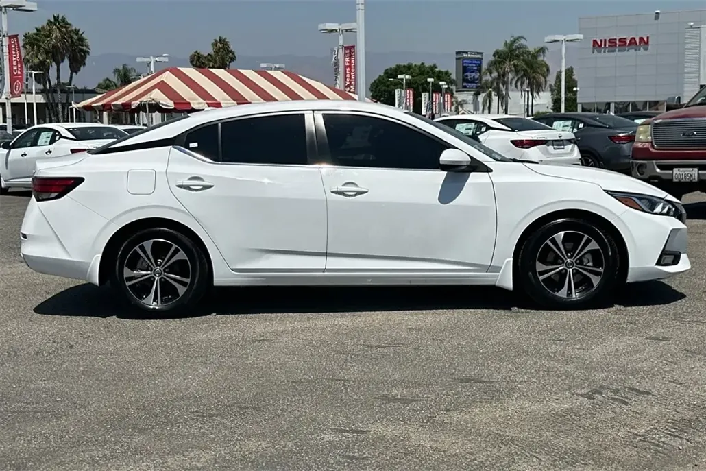 2022 Nissan Sentra SV photo 1