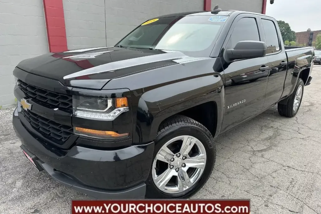 2018 Chevrolet Silverado 1500 Custom photo 1