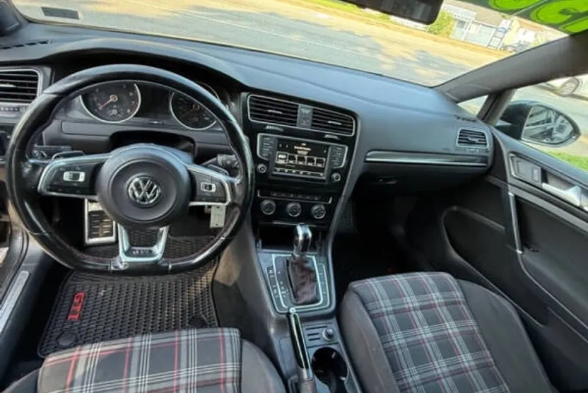 2016 Volkswagen Golf GTI SE photo 1