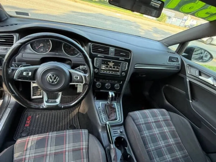 2016 Volkswagen Golf GTI SE photo 1