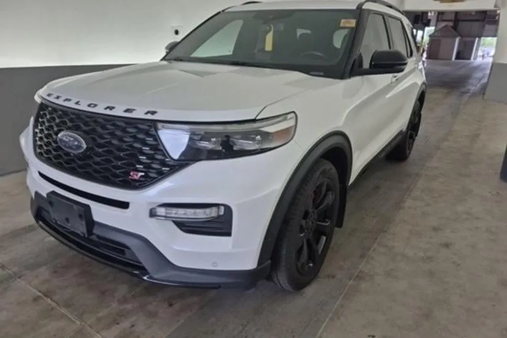 2020 Ford Explorer ST photo 1