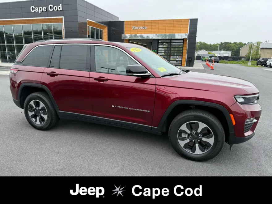 2023 Jeep Cherokee 4xe Base photo 1