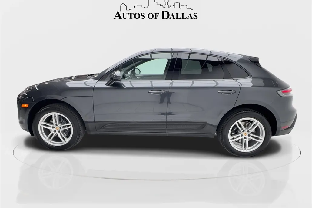2025 Porsche Macan T photo 1