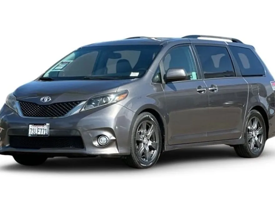 2017 Toyota Sienna SE photo 1