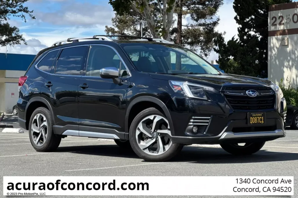 2022 Subaru Forester Touring photo 1