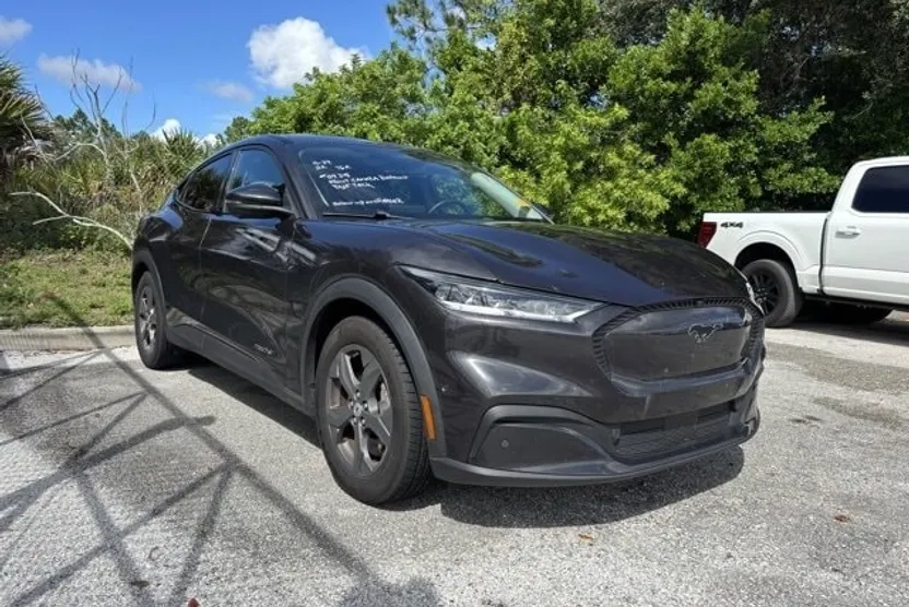 2022 Ford Mustang Mach-E Select photo 1