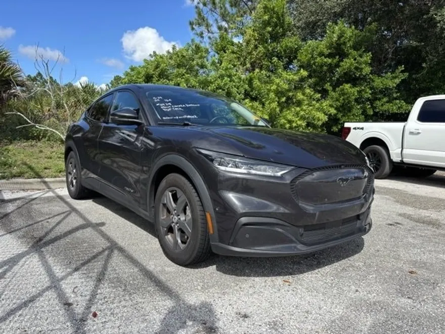 2022 Ford Mustang Mach-E Select photo 1