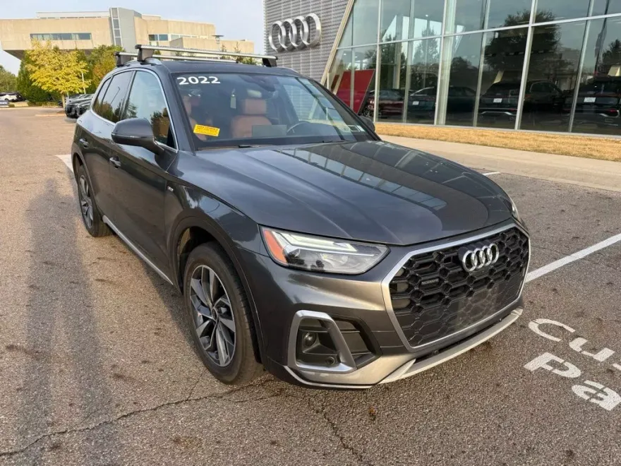 2022 Audi Q5 45 S line Premium Plus photo 1