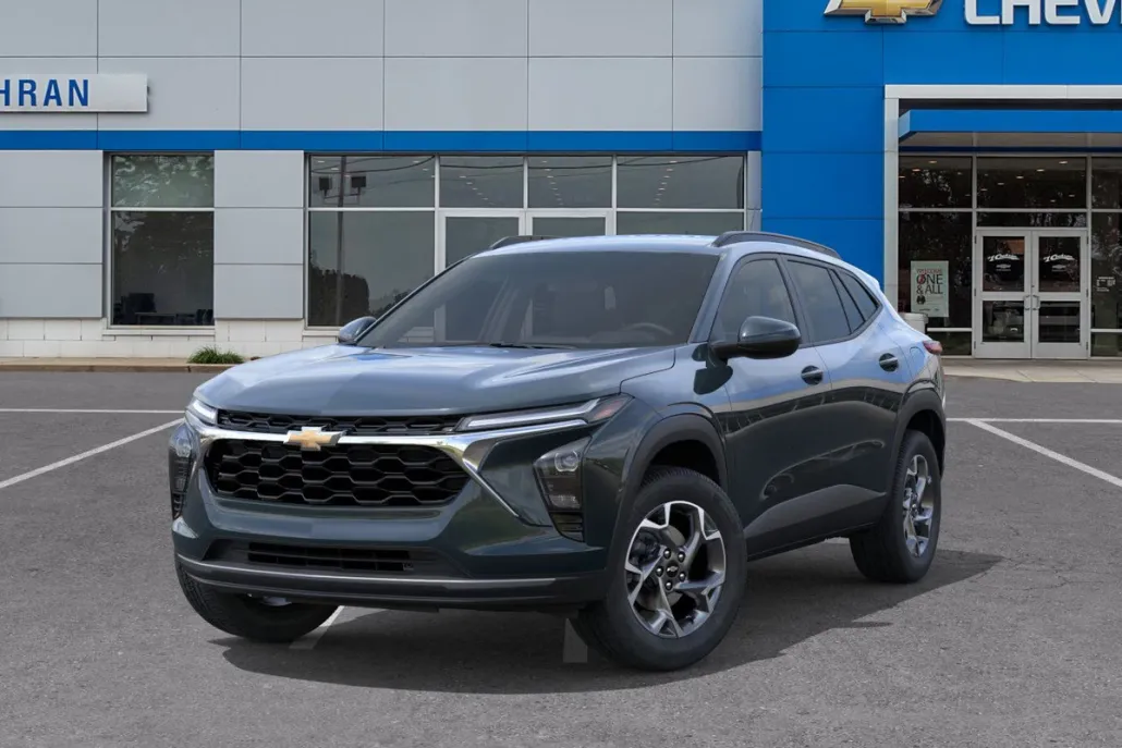 2025 Chevrolet Trax LT photo 1