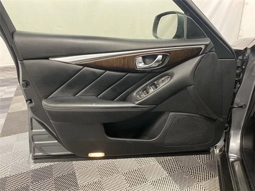 2018 Infiniti Q50 3.0t LUXE photo 1
