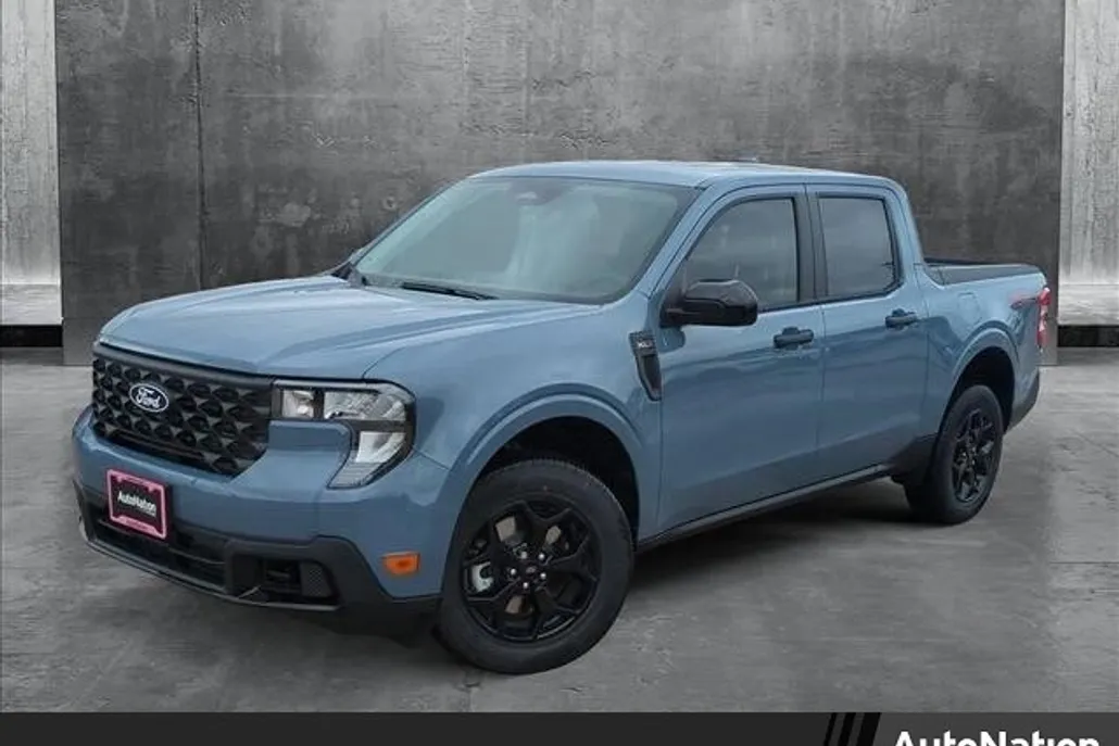 2025 Ford Maverick XLT photo 1