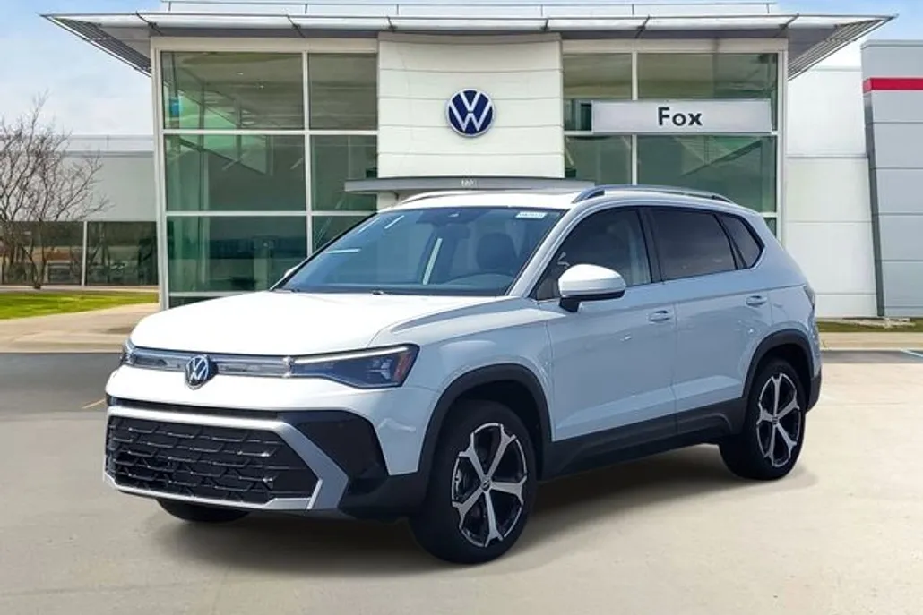 2025 Volkswagen Taos SEL photo 1