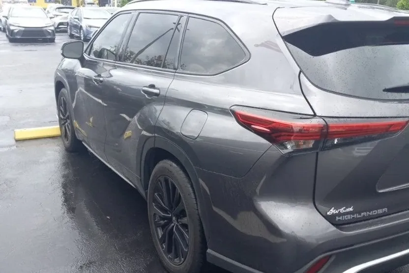 2023 Toyota Highlander XSE photo 1