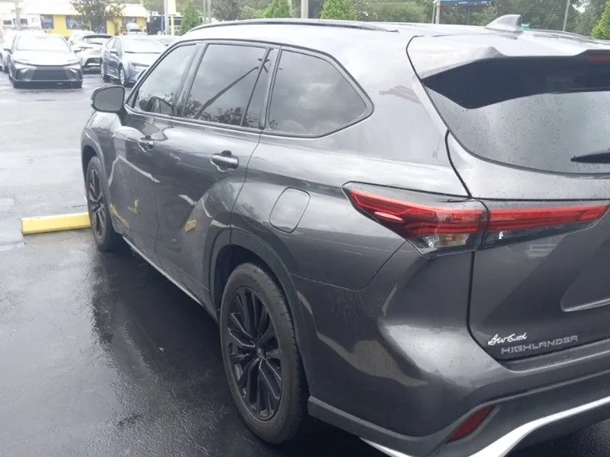 2023 Toyota Highlander XSE photo 1