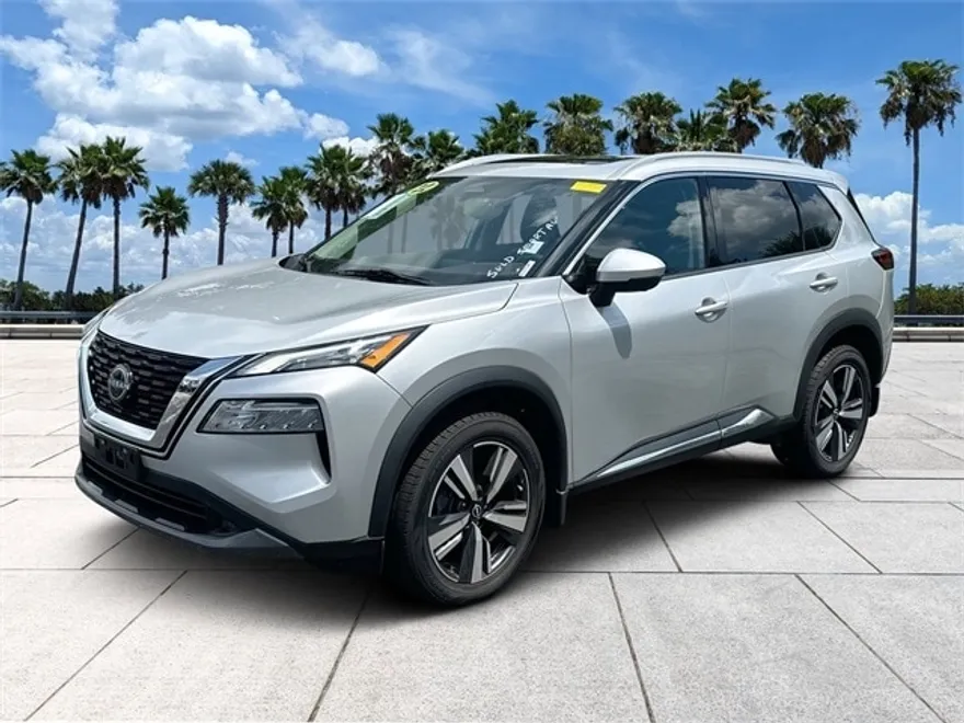 2022 Nissan Rogue SL photo 1