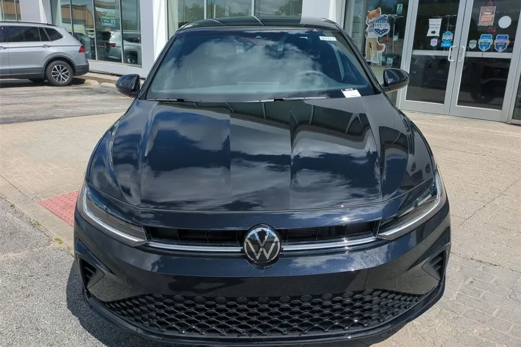 2025 Volkswagen Jetta 1.5T Sport photo 1