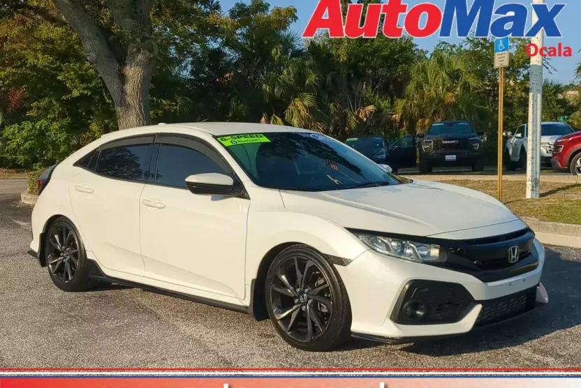 2018 Honda Civic Sport photo 1