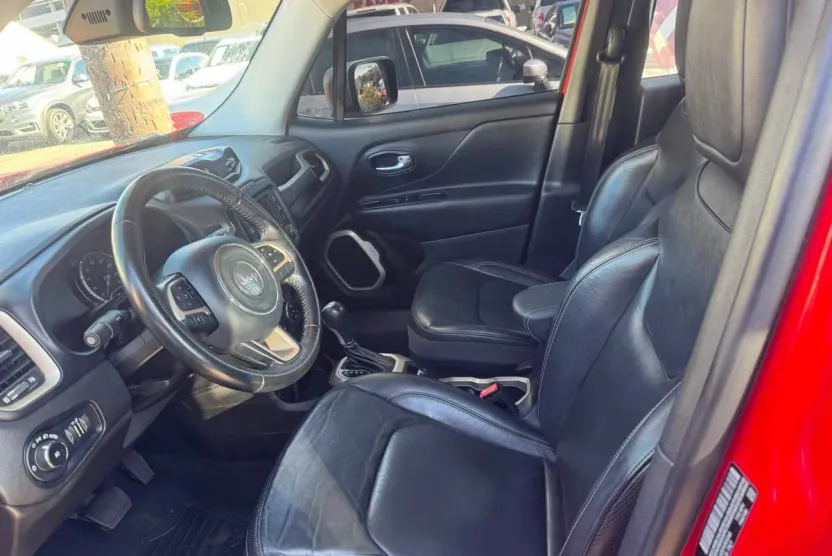 2017 Jeep Renegade Limited photo 1