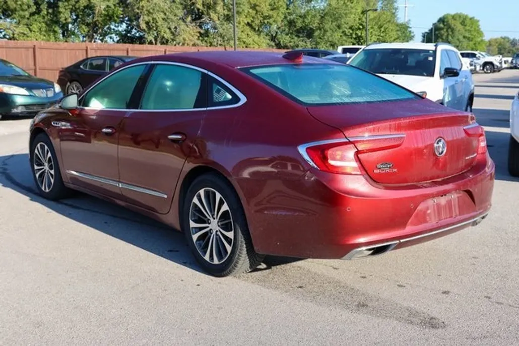 2017 Buick LaCrosse Essence photo 1