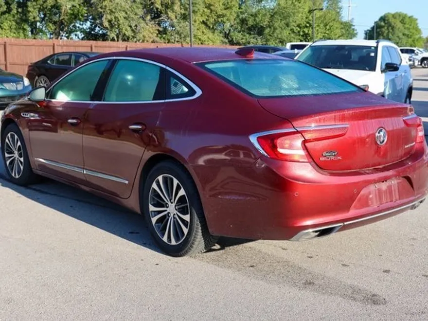 2017 Buick LaCrosse Essence photo 1