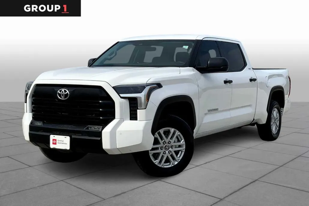 2024 Toyota Tundra SR5 photo 1