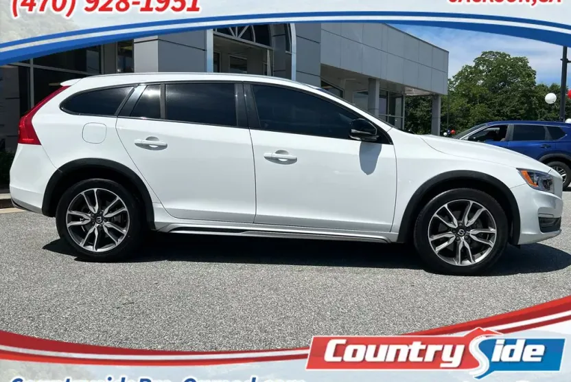 2018 Volvo V60 Cross Country T5 photo 1