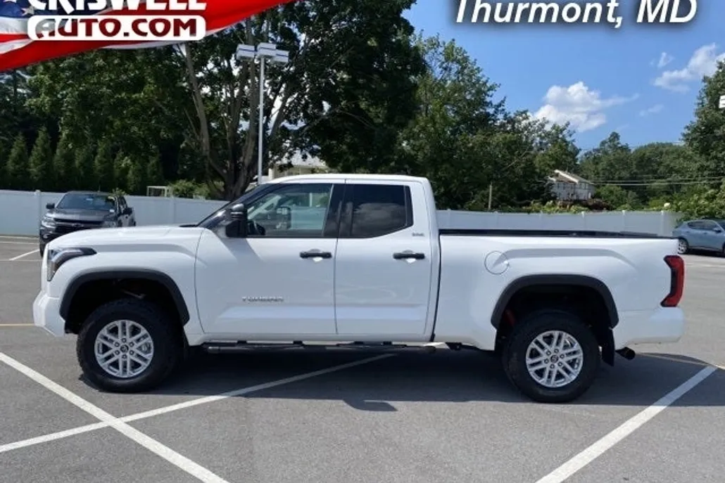 2022 Toyota Tundra SR5 photo 1
