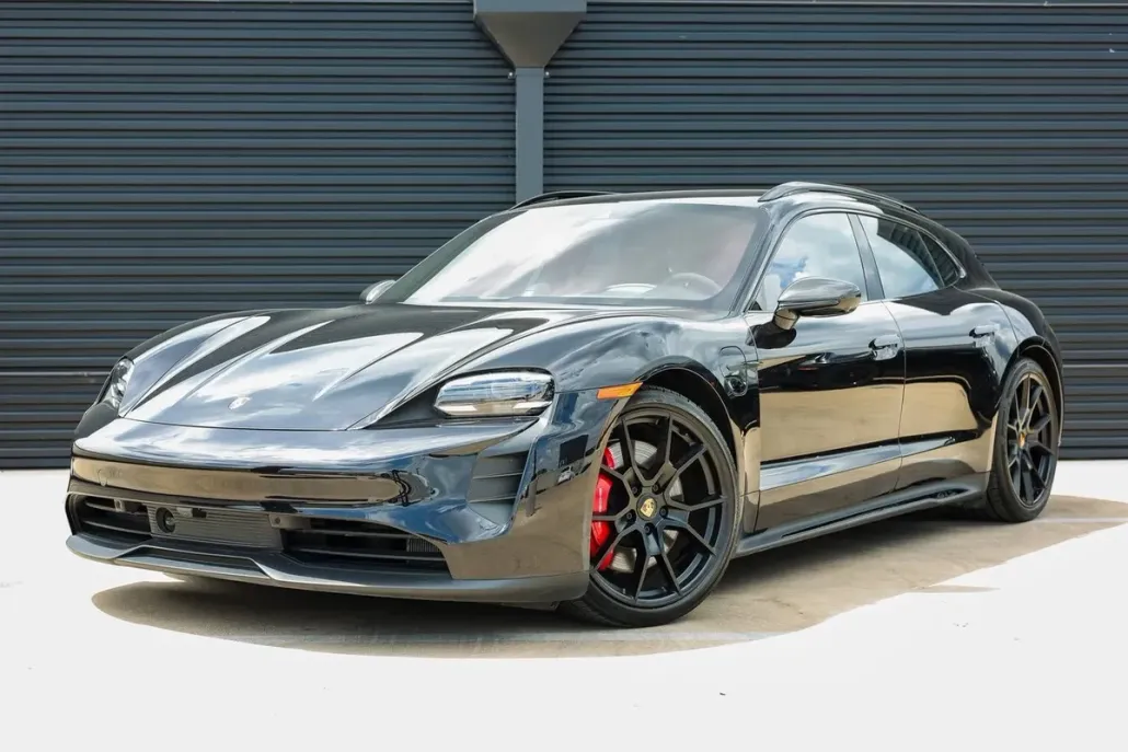 2024 Porsche Taycan Sport Turismo GTS photo 1