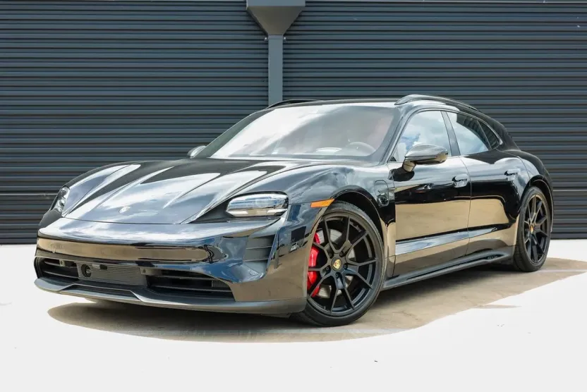 2024 Porsche Taycan Sport Turismo GTS photo 1