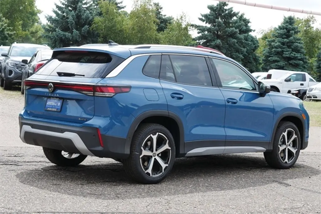 2025 Volkswagen Tiguan SE photo 1