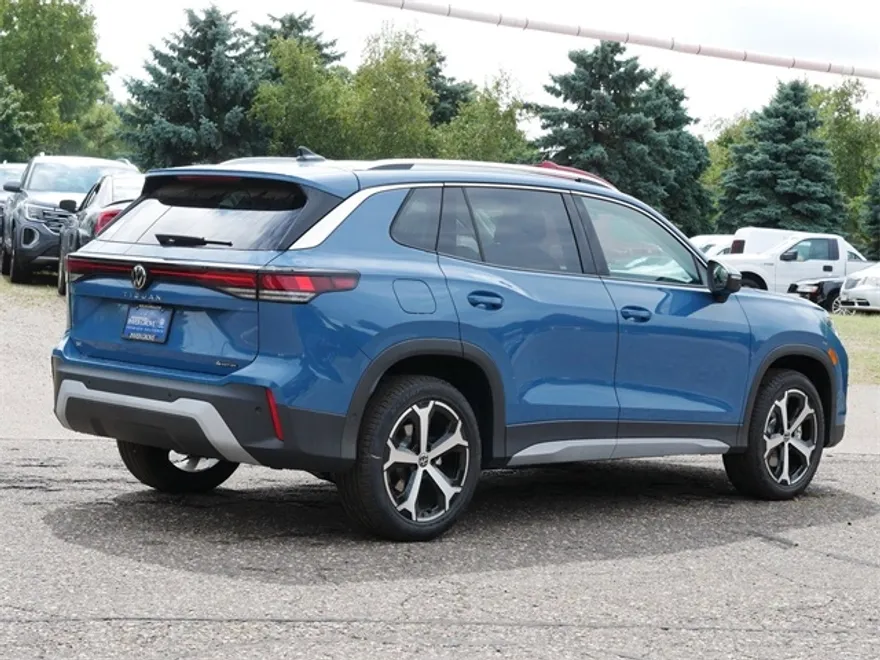 2025 Volkswagen Tiguan SE photo 1