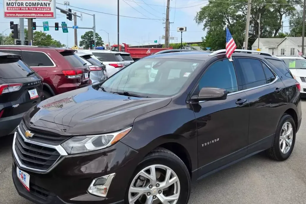 2020 Chevrolet Equinox LT photo 1
