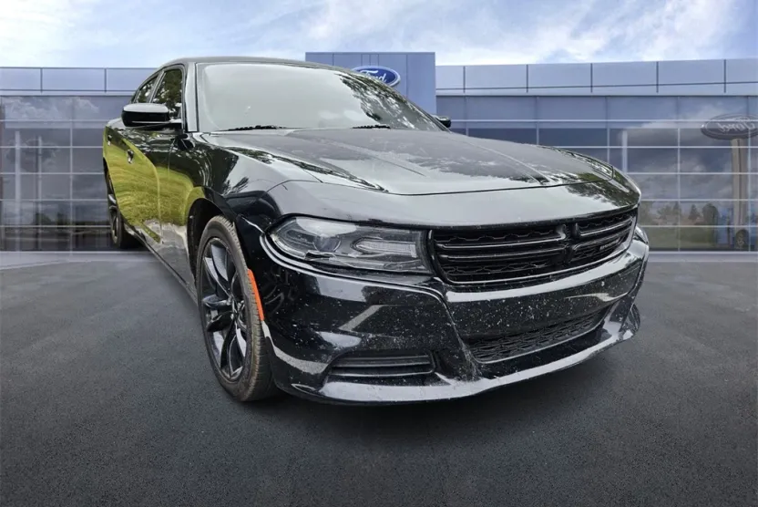 2018 Dodge Charger SXT photo 1