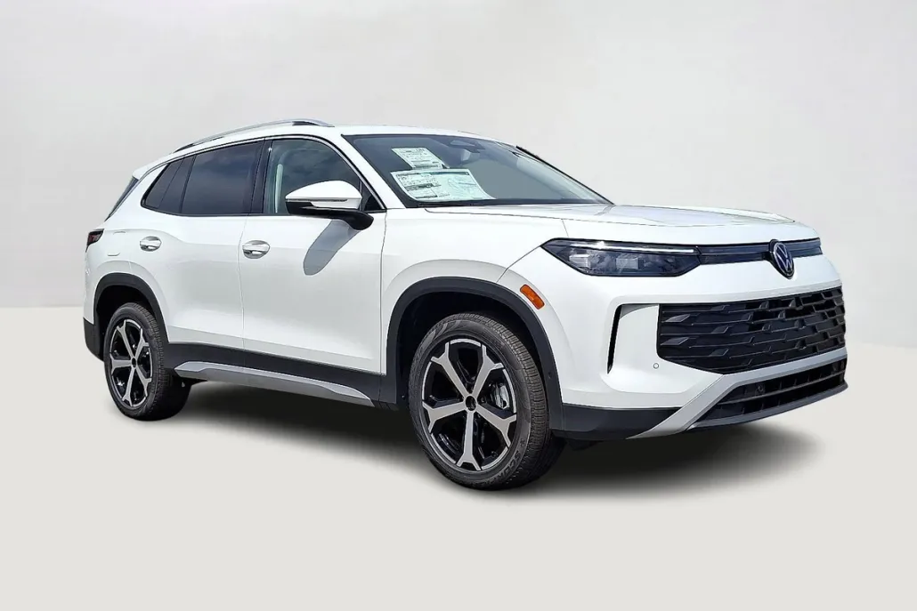 2025 Volkswagen Tiguan SE photo 1