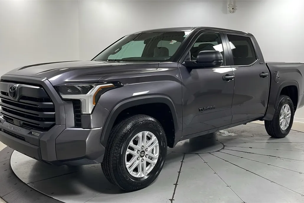 2025 Toyota Tundra SR5 photo 1