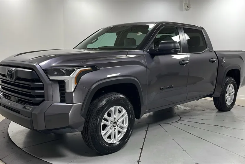 2025 Toyota Tundra SR5 photo 1