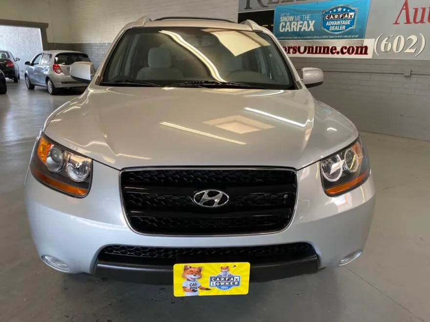 2009 Hyundai Santa Fe SE photo 1