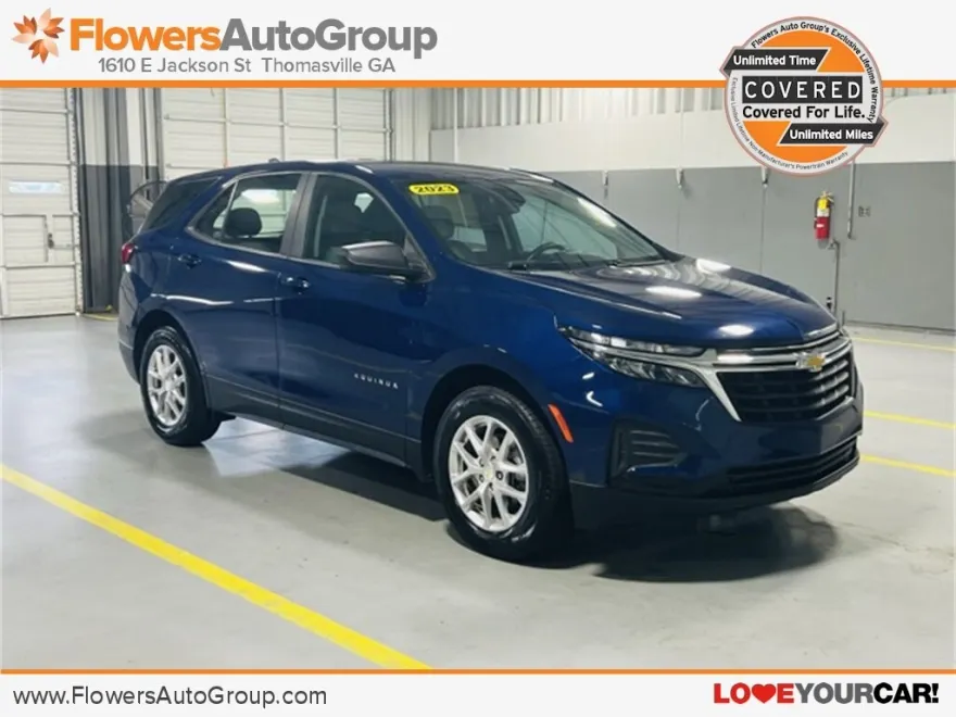 2023 Chevrolet Equinox LS photo 1